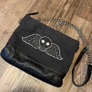 Verona Black Winged Skull purse